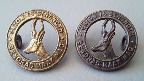 Pair Of WW2 SA Infantry Collar Badges. Light Bronze And Dark Bronze. Lugs Intact.