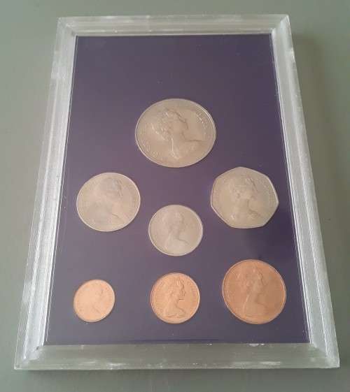 Vintage 1972 `The Royal Silver Wedding` Coin Set in Perspex Case.