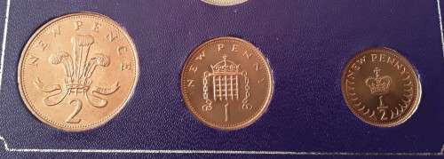 Vintage 1972 `The Royal Silver Wedding` Coin Set in Perspex Case.