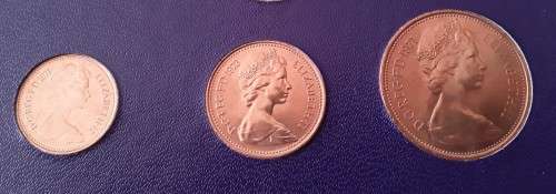 Vintage 1972 `The Royal Silver Wedding` Coin Set in Perspex Case.