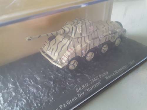 Boxed Deagostini Sd.Kfz.234/2 Puma 11.SS-Fw.Pz.Gren.Div `Norland` Narva (Estonia) - 1944 Scale 1:72