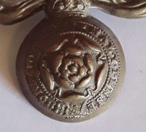 Royal Fusiliers City of London Regiment Cap Badge. No slide.