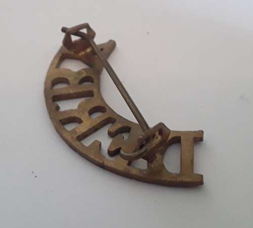 Rare Pre-1902 Derby Nottinghamshire & Derbyshire Regiment Shoulder Title. Lugs Intact.