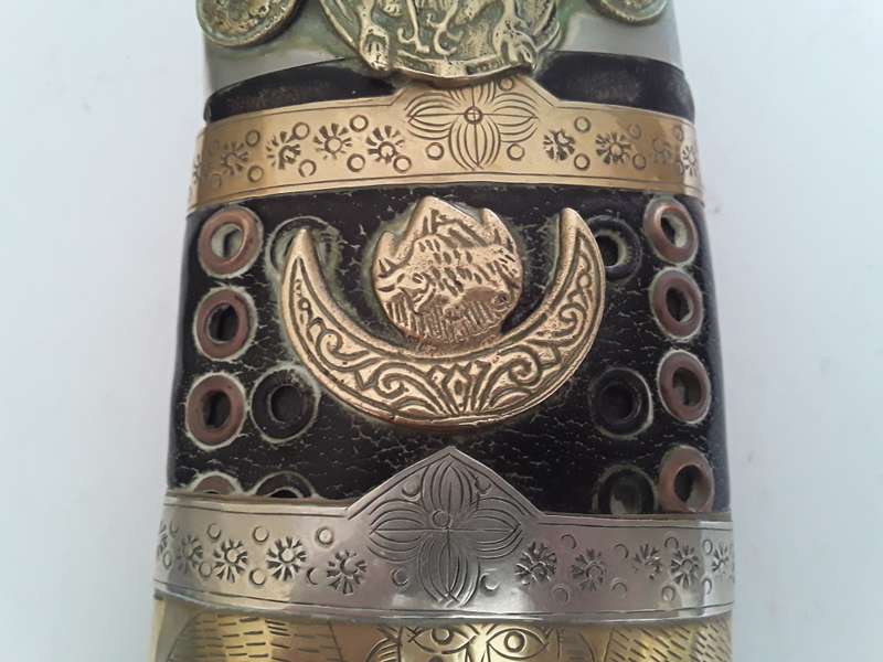 Superb Early Nepalese Gurkha Kukri With Engraved Blade And Bone Handle.