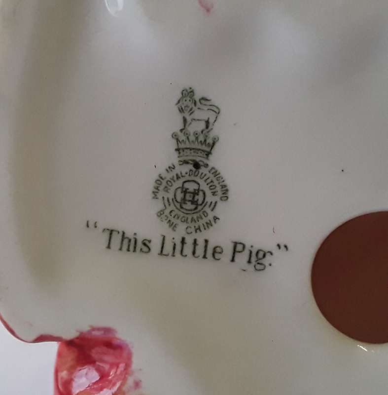 Vintage Royal Doulton `This Little Pig` HN1793 Figurine H: 10 cm