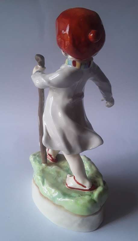 Royal Worcester `Thursday`s Child Has Far To Go` Figurine. No 3260. 15.5 cm.