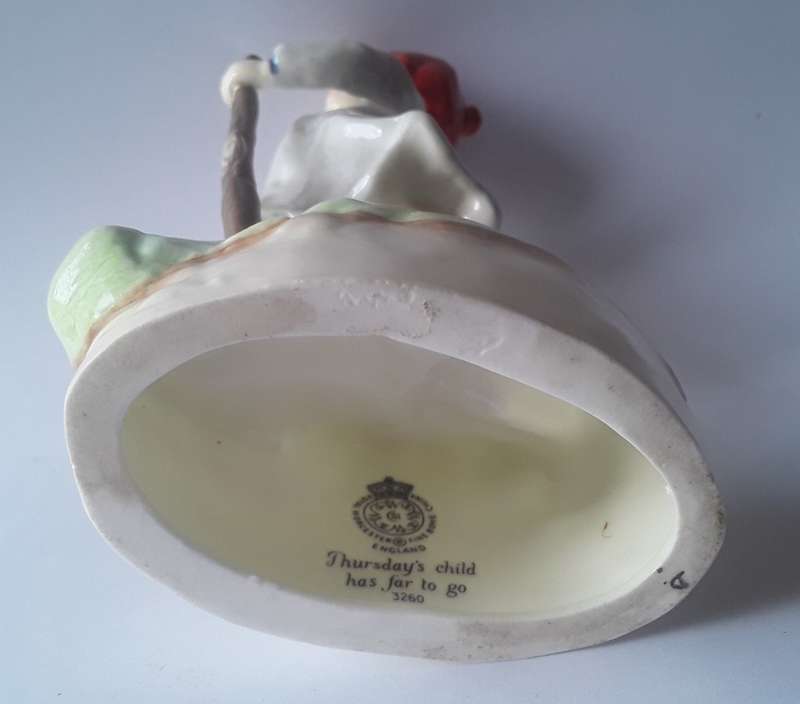 Royal Worcester `Thursday`s Child Has Far To Go` Figurine. No 3260. 15.5 cm.