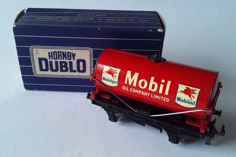 Hornby Dublo Mobil Oil Tank Wagon. Pegasus. No : 32084. Mint in box.