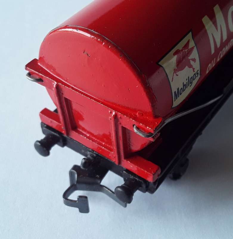 Hornby Dublo Mobil Oil Tank Wagon. Pegasus. No : 32084. Mint in box.