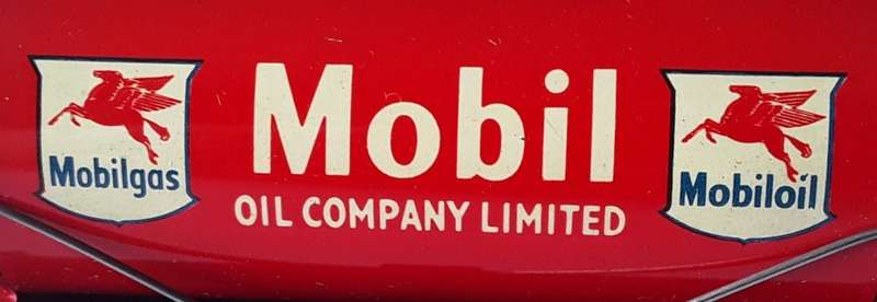 Hornby Dublo Mobil Oil Tank Wagon. Pegasus. No : 32084. Mint in box.
