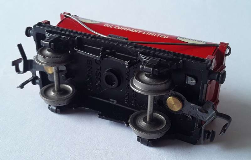 Hornby Dublo Mobil Oil Tank Wagon. Pegasus. No : 32084. Mint in box.