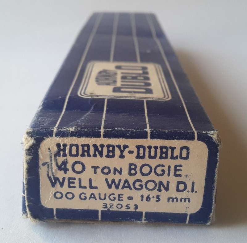 Hornby Dublo 40-Ton Bogie Well-Wagon, BR No : 32053. Mint in box.