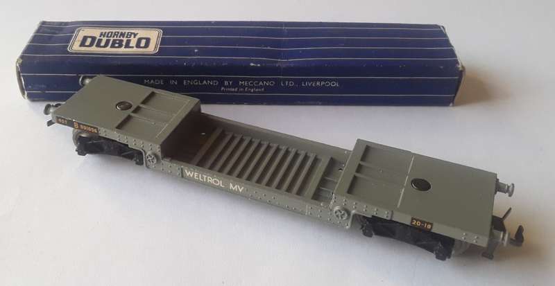 Hornby Dublo 40-Ton Bogie Well-Wagon, BR No : 32053. Mint in box.