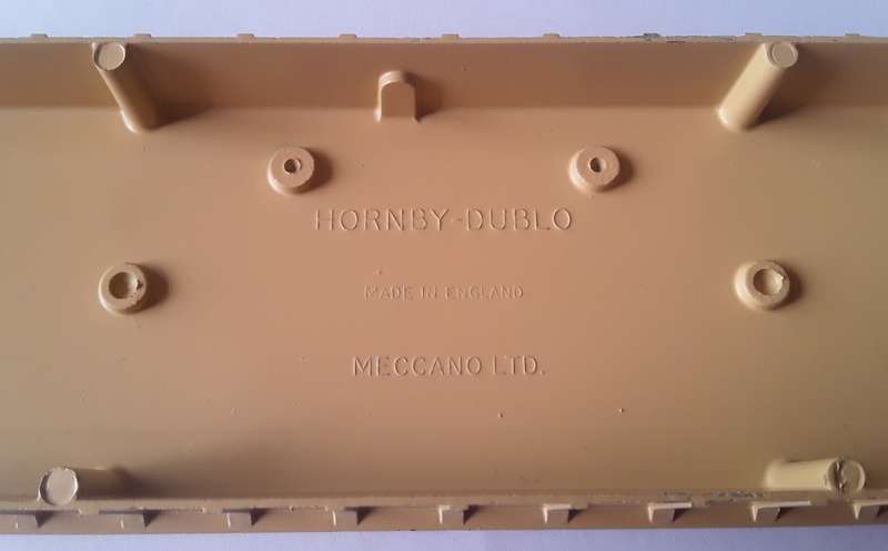 Hornby Dublo D1 Metal Island Platform Extension. No : 32110. Mint In Box.