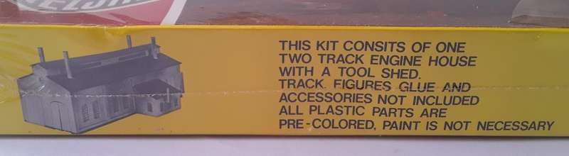 Con-Cor Heljan Engine House kit. 2-track. No : B842. 34 x 24 x 15cm. Mint in box (sealed).