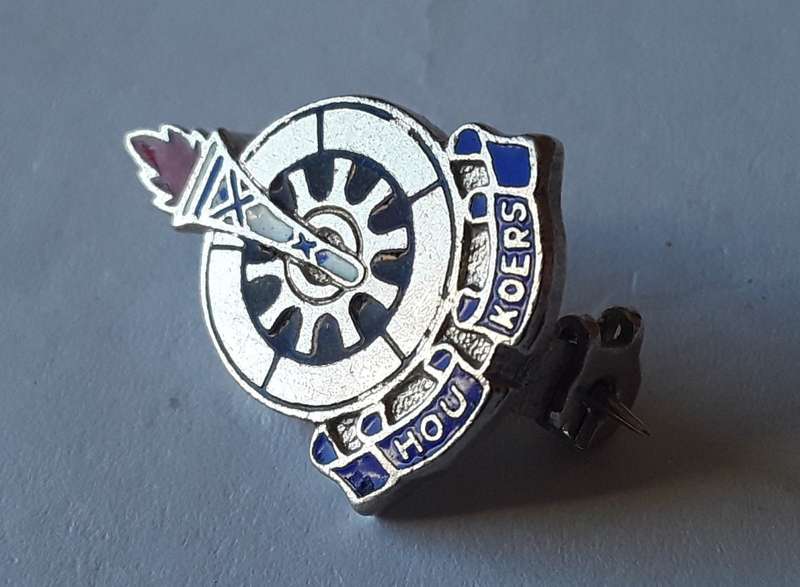 Vintage Voortrekker `Hou Koers` Enameled Metal Small Lapel Badge. Pin Intact.