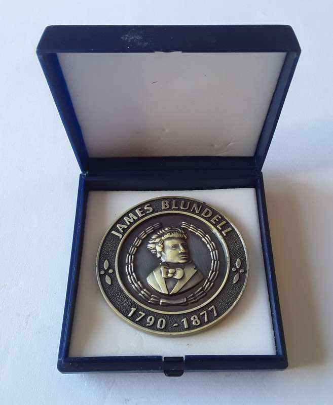 SANBS `James Blundell 1790-1877` 100 Blood Donations Award Medal. Cased.
