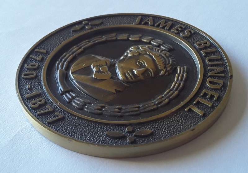 SANBS `James Blundell 1790-1877` 100 Blood Donations Award Medal. Cased.