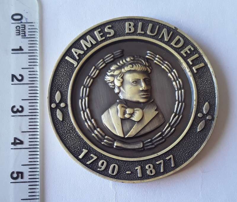 SANBS `James Blundell 1790-1877` 100 Blood Donations Award Medal. Cased.