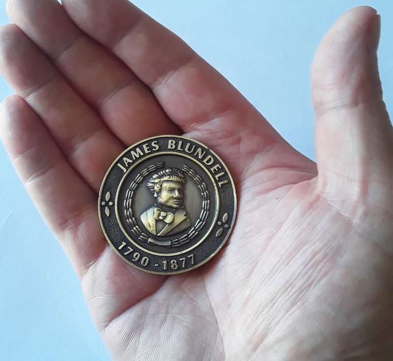 SANBS `James Blundell 1790-1877` 100 Blood Donations Award Medal. Cased.