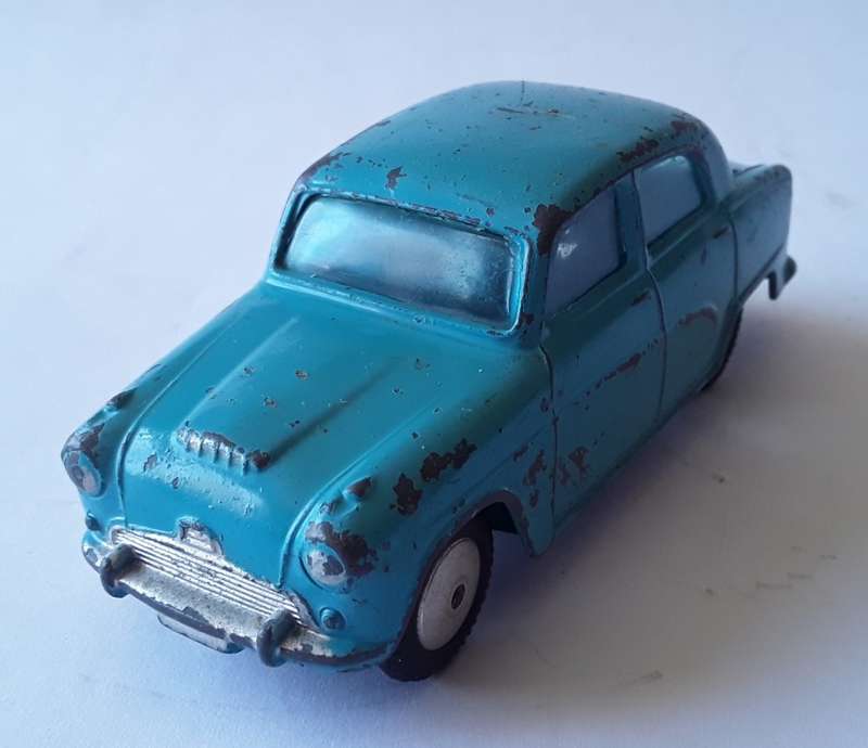 Vintage Corgi Toys Die Cast Austin Cambridge. No : 201.