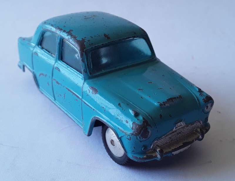 Vintage Corgi Toys Die Cast Austin Cambridge. No : 201.