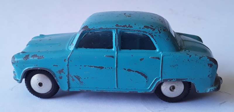 Vintage Corgi Toys Die Cast Austin Cambridge. No : 201.