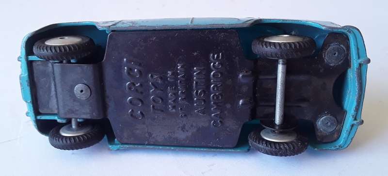 Vintage Corgi Toys Die Cast Austin Cambridge. No : 201.