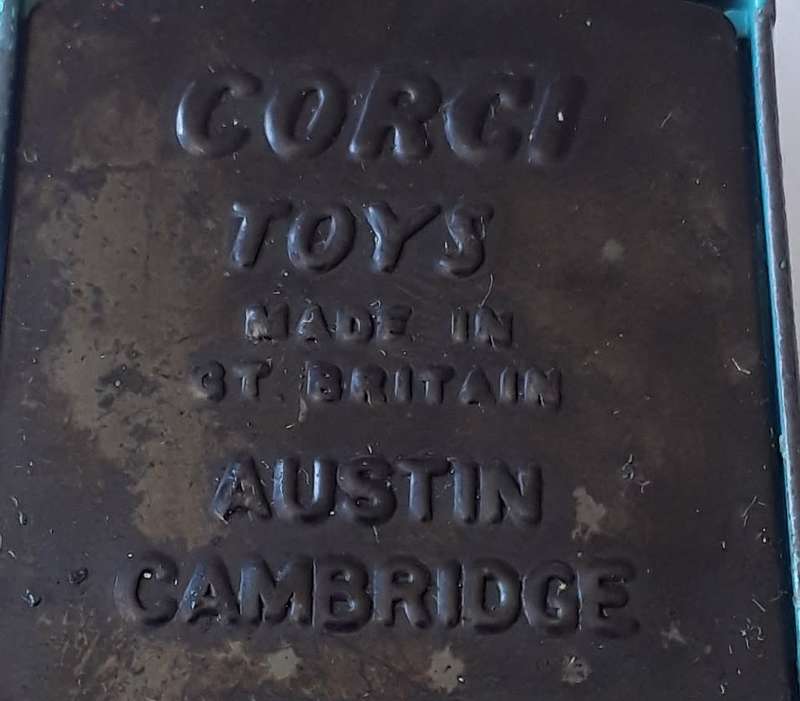 Vintage Corgi Toys Die Cast Austin Cambridge. No : 201.