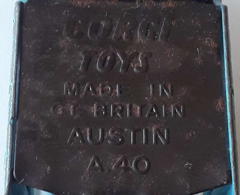 Vintage Corgi Toys Die Cast Austin A.40. No : 216.