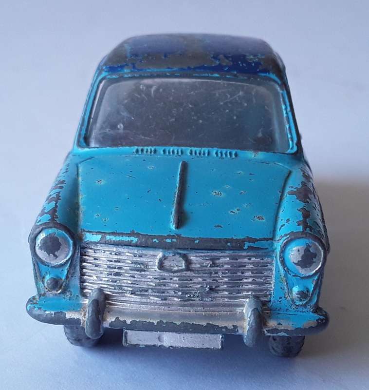 Vintage Corgi Toys Die Cast Austin A.40. No : 216.