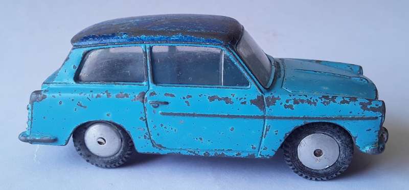 Vintage Corgi Toys Die Cast Austin A.40. No : 216.
