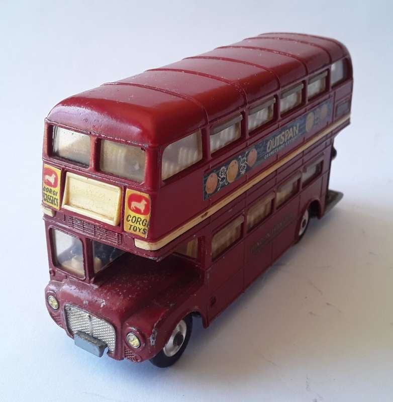 Vintage Corgi Toys Die Cast London Transport Routemaster `Outspan Oranges`. No : 468.
