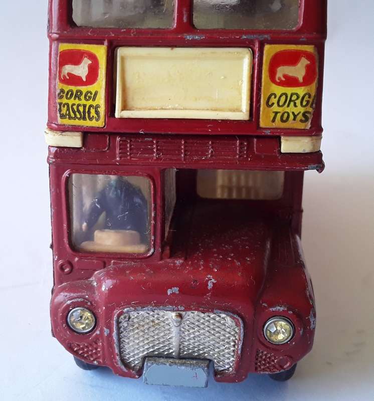 Vintage Corgi Toys Die Cast London Transport Routemaster `Outspan Oranges`. No : 468.