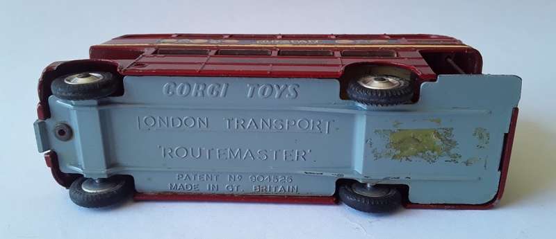 Vintage Corgi Toys Die Cast London Transport Routemaster `Outspan Oranges`. No : 468.
