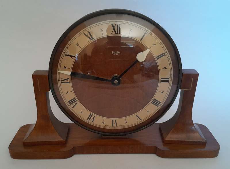 1940`s Smith Sectric Mantel Clock With Quartz Movement. See Description.