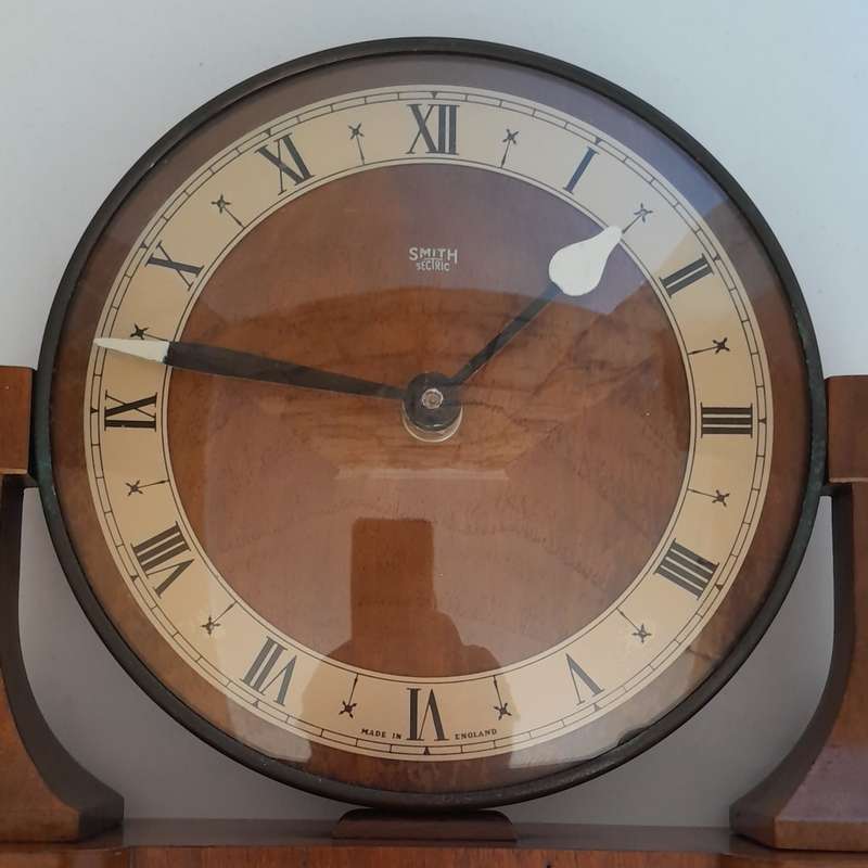 1940`s Smith Sectric Mantel Clock With Quartz Movement. See Description.