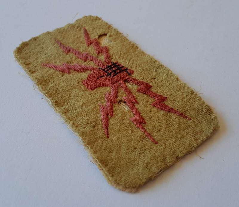 WW2 SA Airforce Wireless Operator Cloth Badge.