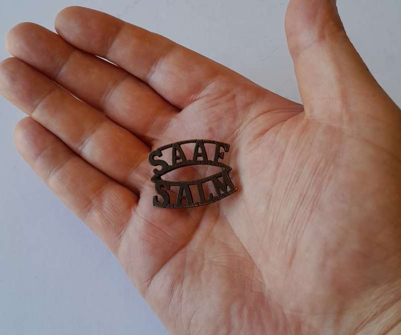 WW2 SA Airforce / SA Lugmag Shoulder Title Badge (Dark Bronze).