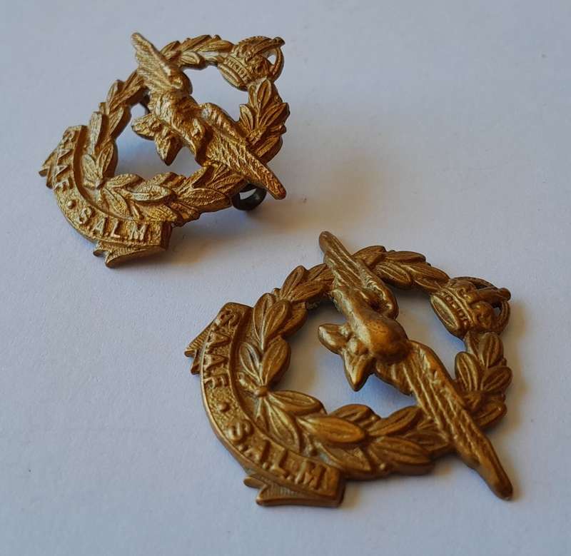 Pair of WW2 SA Airforce / SA Lugmag Collar Badges. 1 With Lugs Intact.