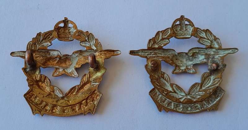 Pair of WW2 SA Airforce / SA Lugmag Collar Badges. 1 With Lugs Intact.