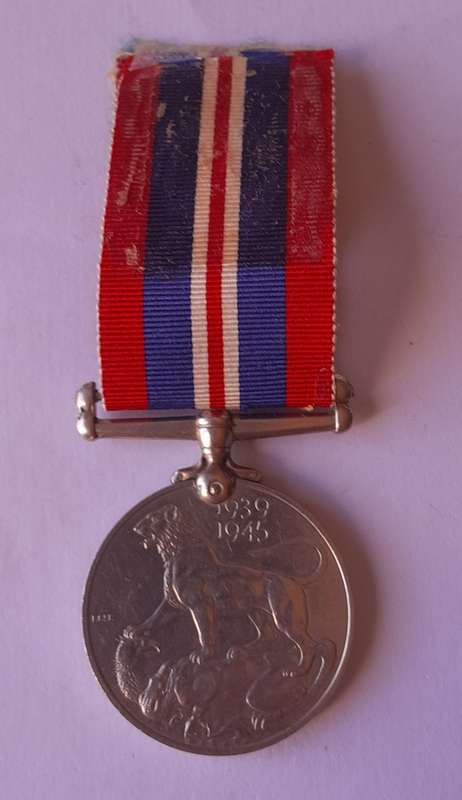 WW2 War Medal 1939-1945 To `175829 H. Vollenhoven`.