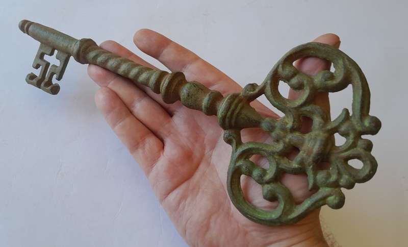 Huge Antique Cast Iron Cathedral Door Key With Great Verdigris Patina. Length : 28 cm.
