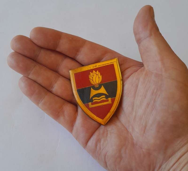 SADF 2 Field Engineer Regiment Metal Shoulder Flash. All Pins Intact.