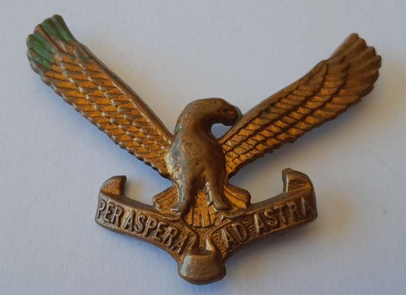 Early SA Air Force Badge Set. Cap And 2 x Collar. `Per Aspera Ad Astra`.