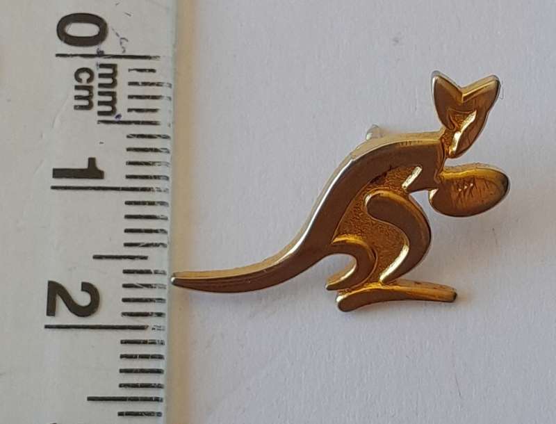 Vintage Australian Rugby Union `Wallaby` Gold Tone Lapel Pin Badge.