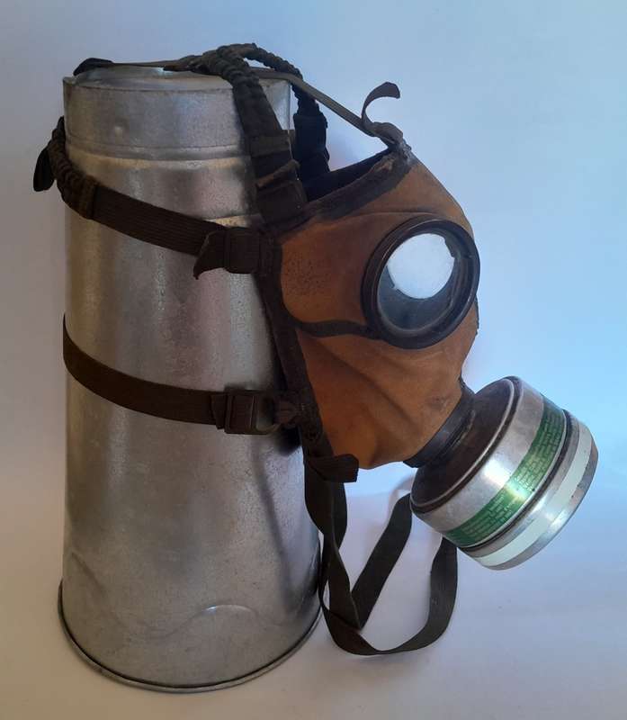 1950`s German Auer 744 Vollmaske Gas Mask With Original Filter.
