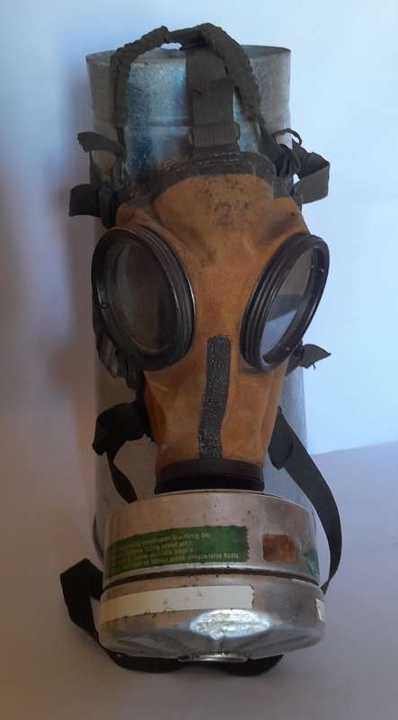 1950`s German Auer 744 Vollmaske Gas Mask With Original Filter.