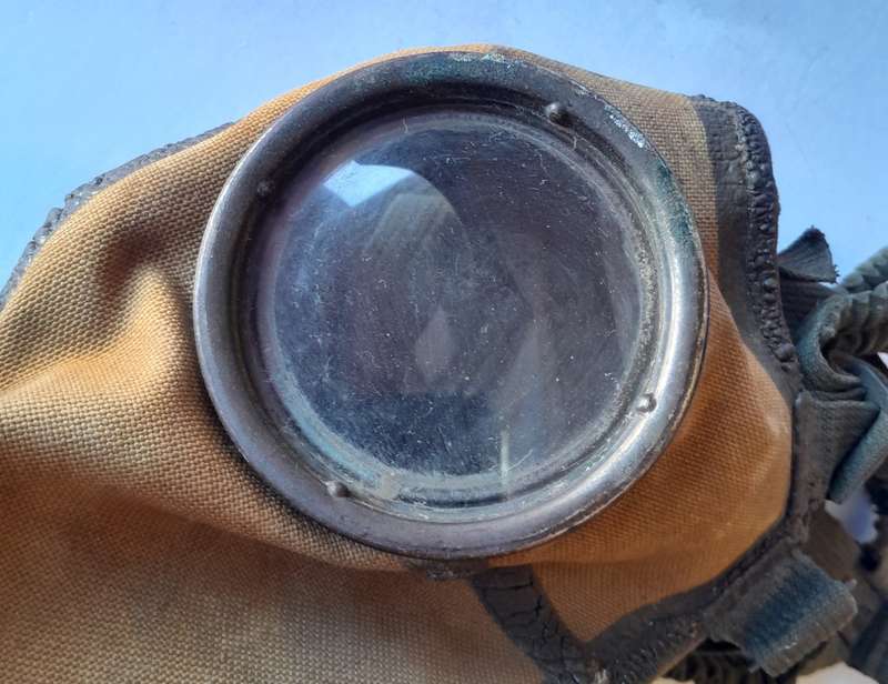 1950`s German Auer 744 Vollmaske Gas Mask With Original Filter.