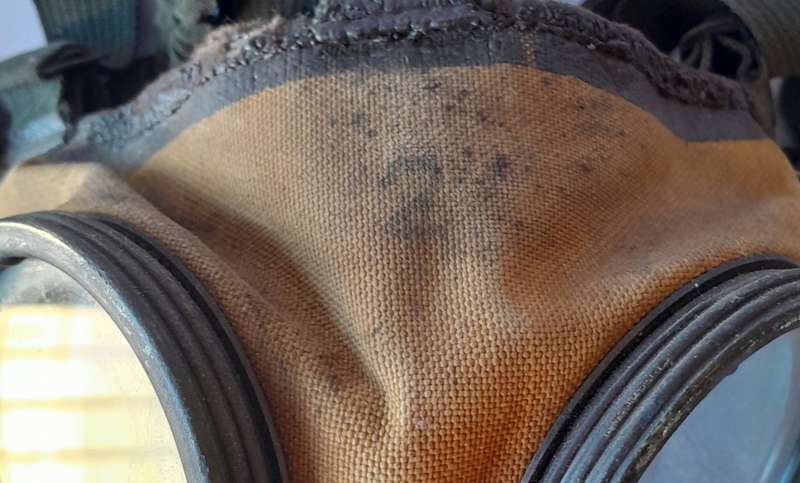 1950`s German Auer 744 Vollmaske Gas Mask With Original Filter.